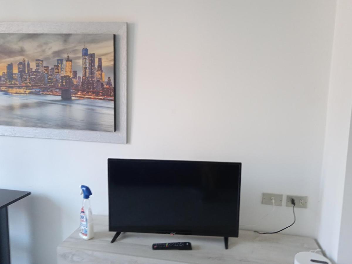 Niguarda Alfred House Apartment Bresso Bagian luar foto