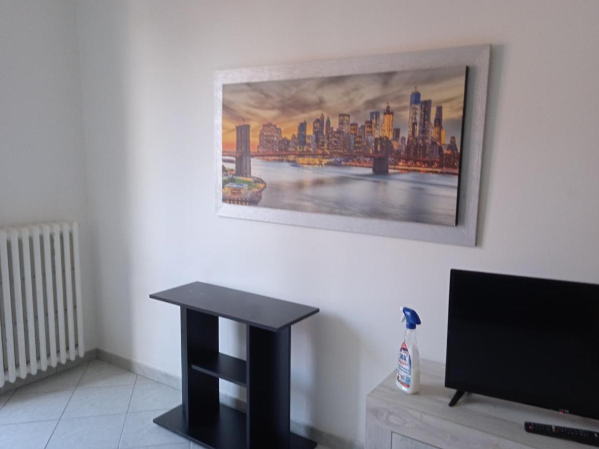 Niguarda Alfred House Apartment Bresso Bagian luar foto